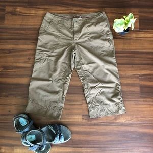 North Face Cropped Cargo Pants/Shorts/Capris